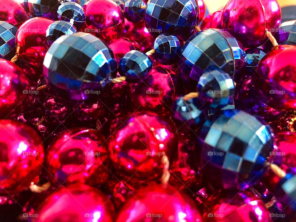 Multicolored beads red and pink