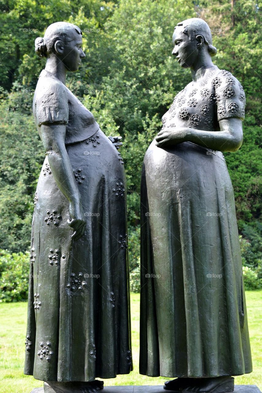 Sculpture of two mothers