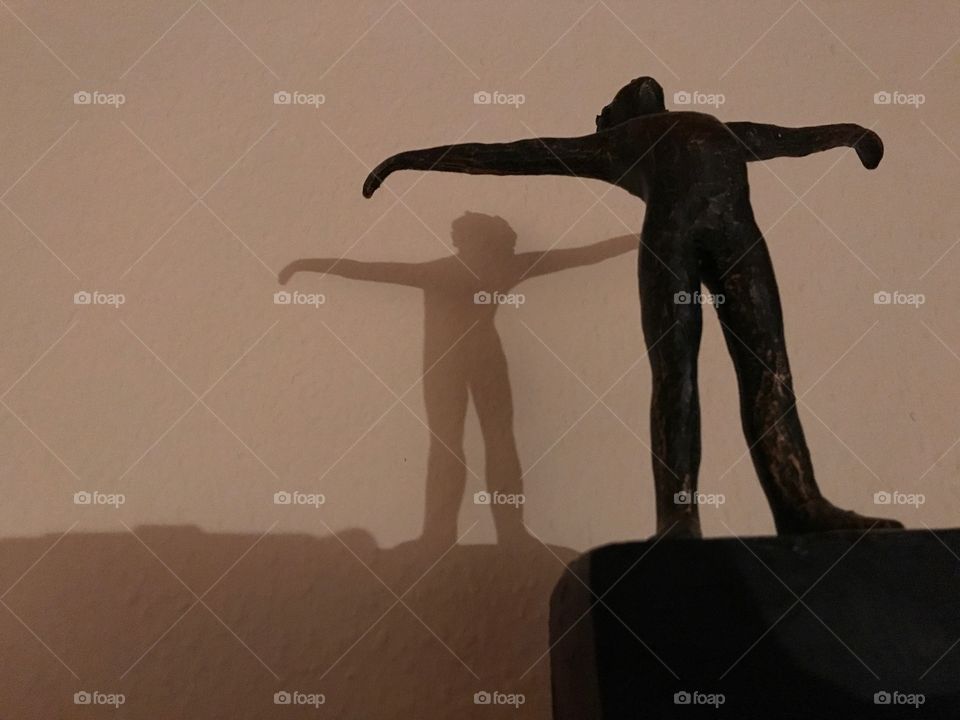 sculpture shadow