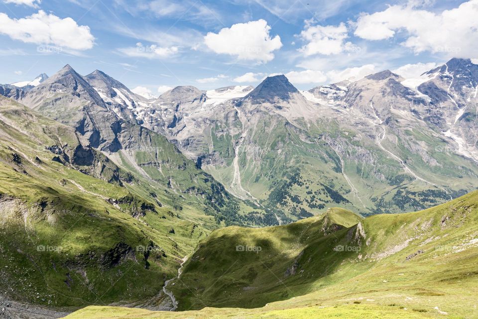 Beautiful mountains and mountain peaks in the Alps of Austria on a sunny summer day 