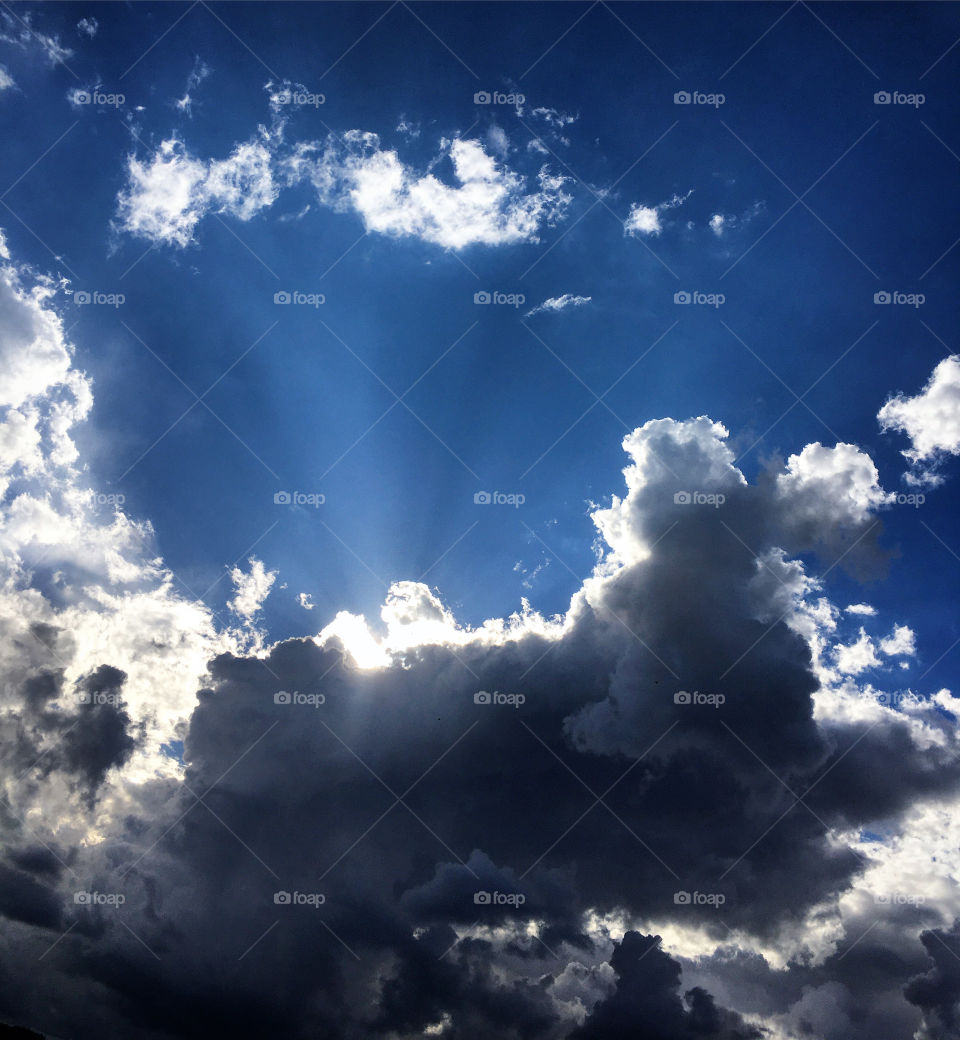 O entardecer muito bonito em Jundiaí! 
Como a #natureza é generosa em beleza...
📸
#FOTOGRAFIAéNOSSOhobby
#clouds #nuvens #céu #sky