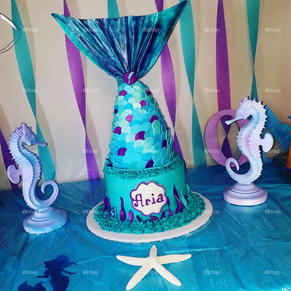 mermaid tale cake