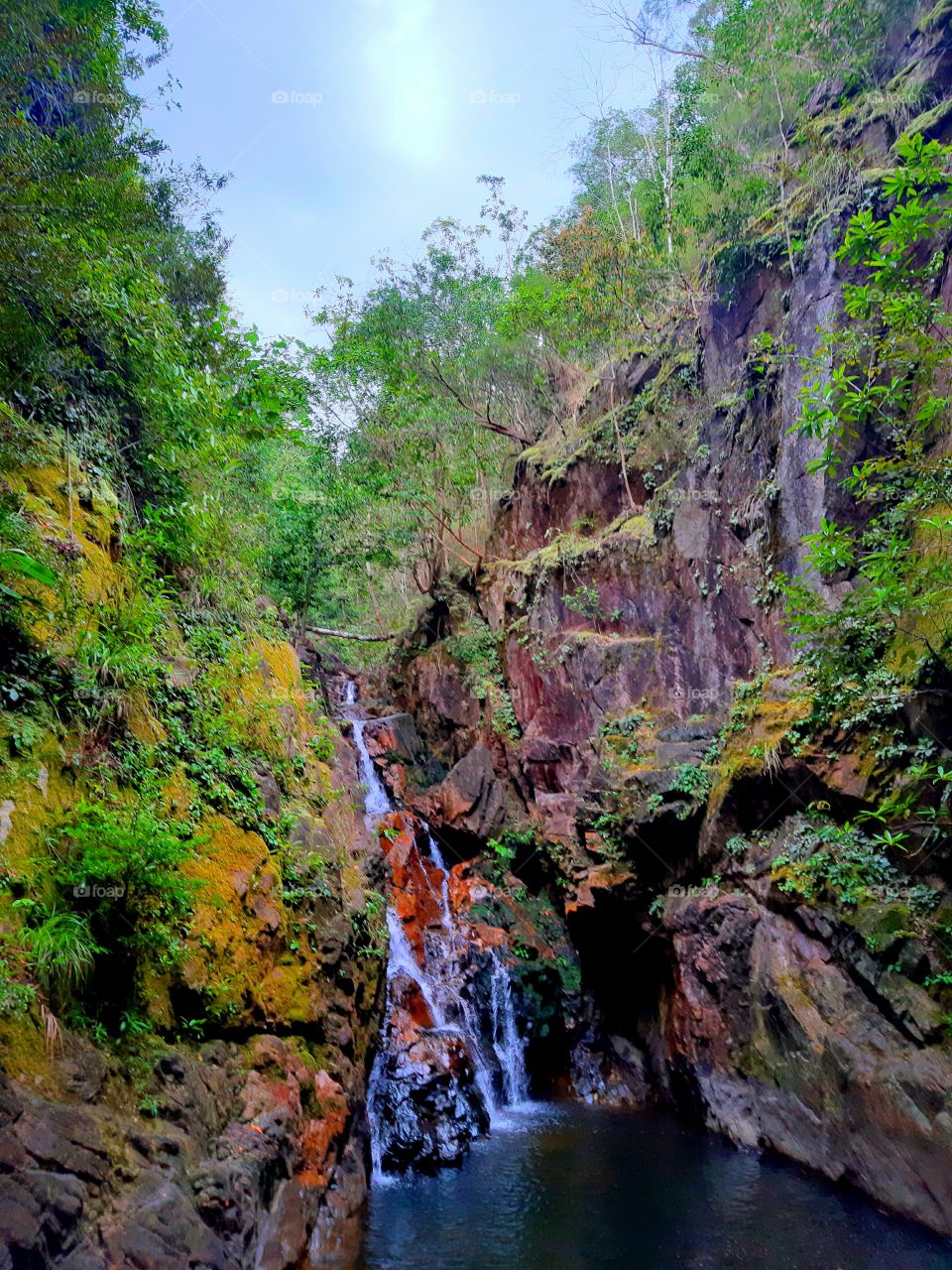 Cliff mount waterfall