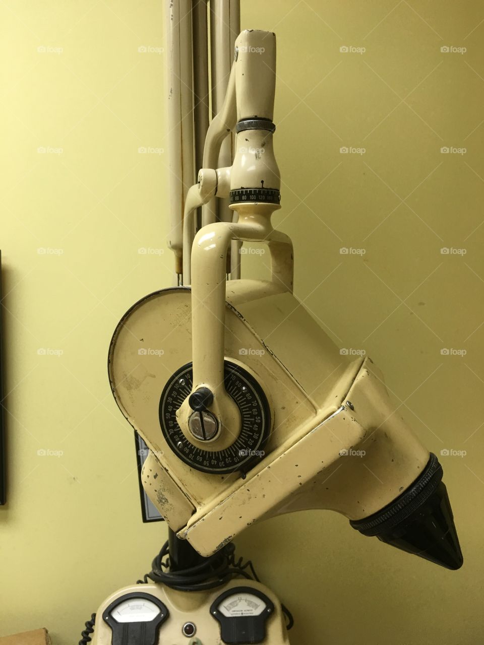 Old dental X-ray machine 