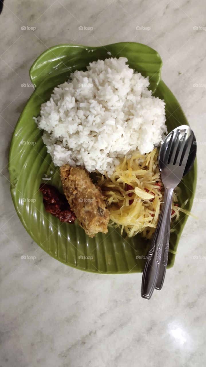 nasi perkedel dan sayur labu siam