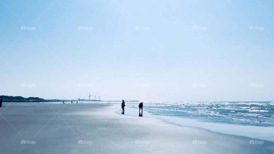 Play on the beach.🌊