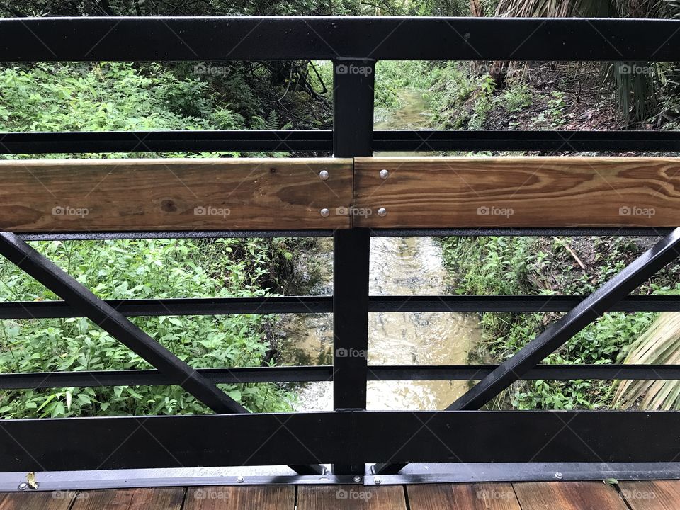 Symmetrical bridge railing 