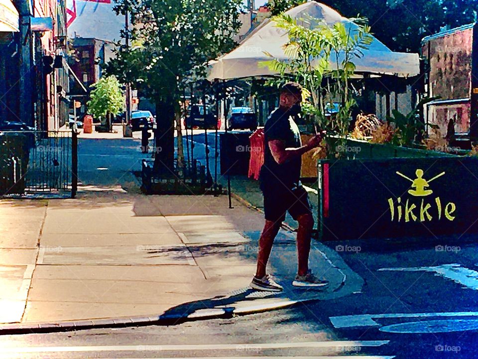 „Little Gardens“, a Fort Greene, Bklyn small company that like many others had to move part of their business outdoors because of the COVID 19 related restrictions that had been imposed upon them. Photo from August 2020. Hypnotic Productions