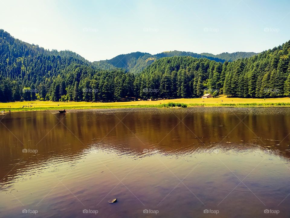 A amazing view of lake in the mountains