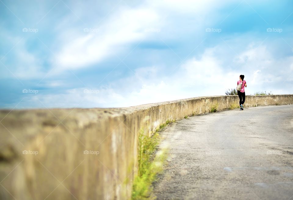 Young woman keeping a healthy life style