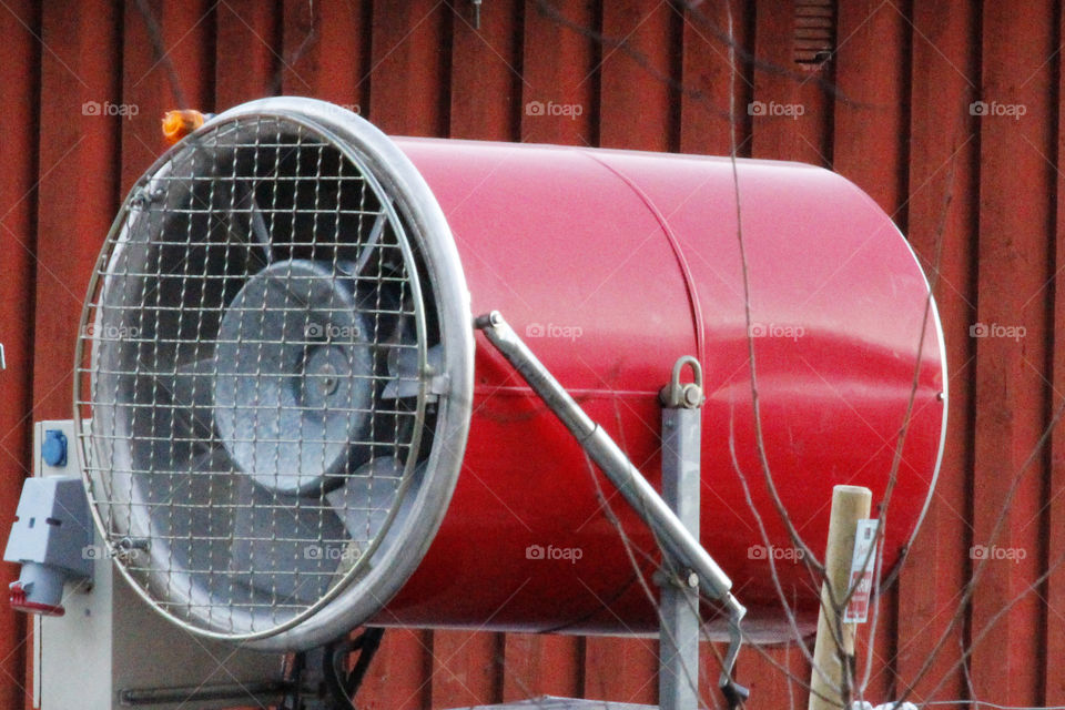 Red snowmaking machine 