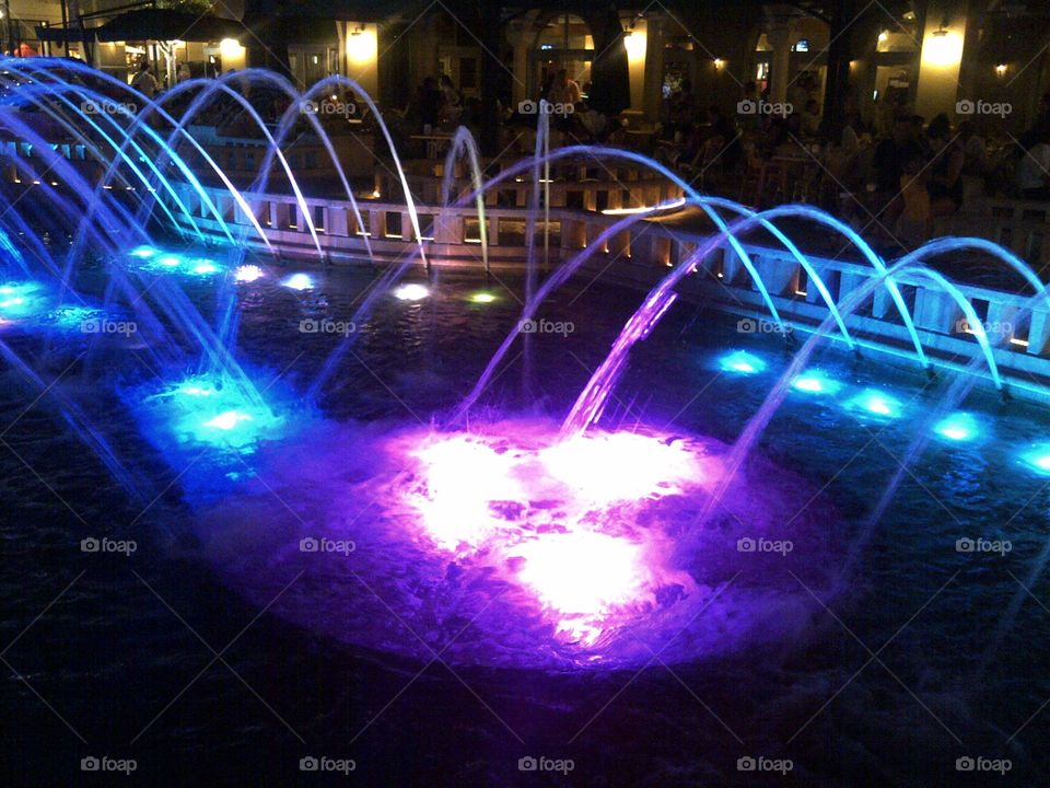 Midnight fountain spectacles