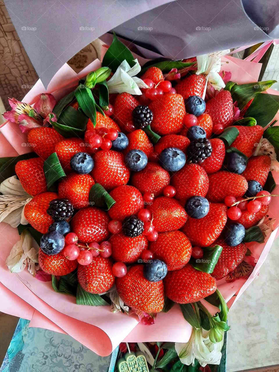 букет из красной клубники