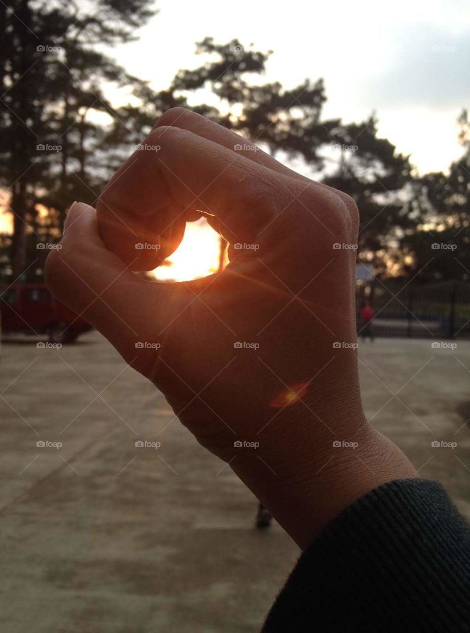 hand sun