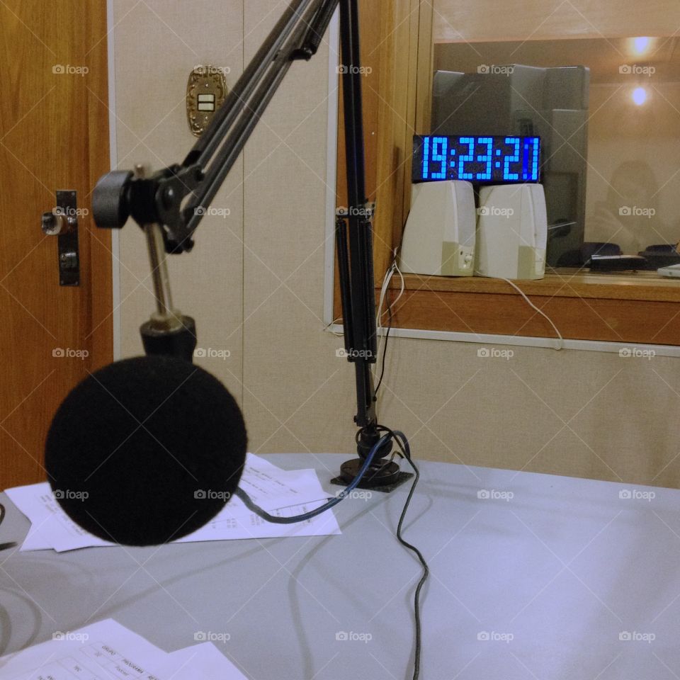 radio studio 