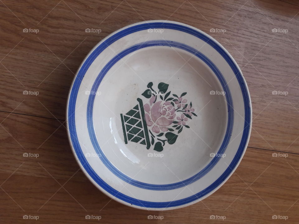 Tableware, Pottery, Porcelain, Ceramic, Flatware