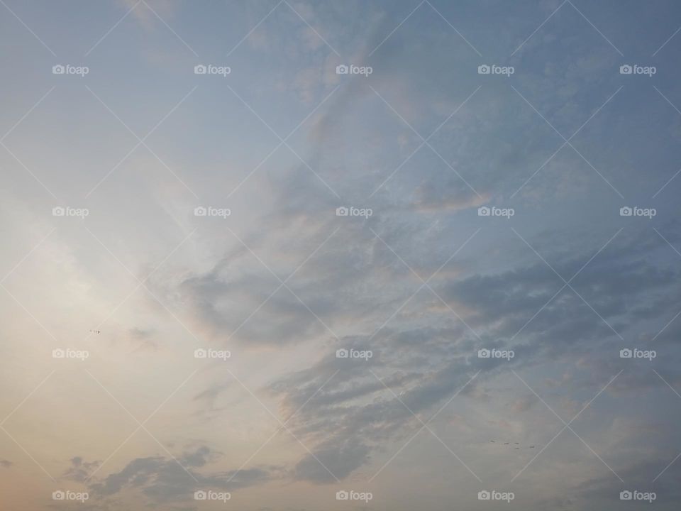 the sky is to good of hazy sky looks of
hazy weather day time of🥺
subah y ho ya din ho kaisa bhi ho ye Mausam ka nazara toh accha hi lagta hai
dil khush kar deta hai ye Mausam