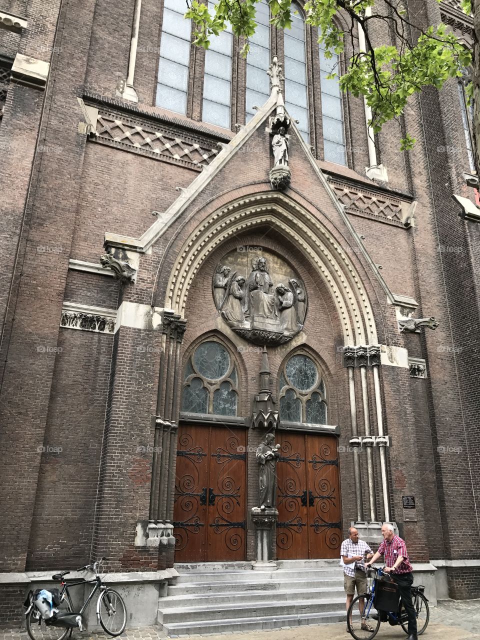 The Hauge
Netherlands 
Catholic 
Church
Stone
