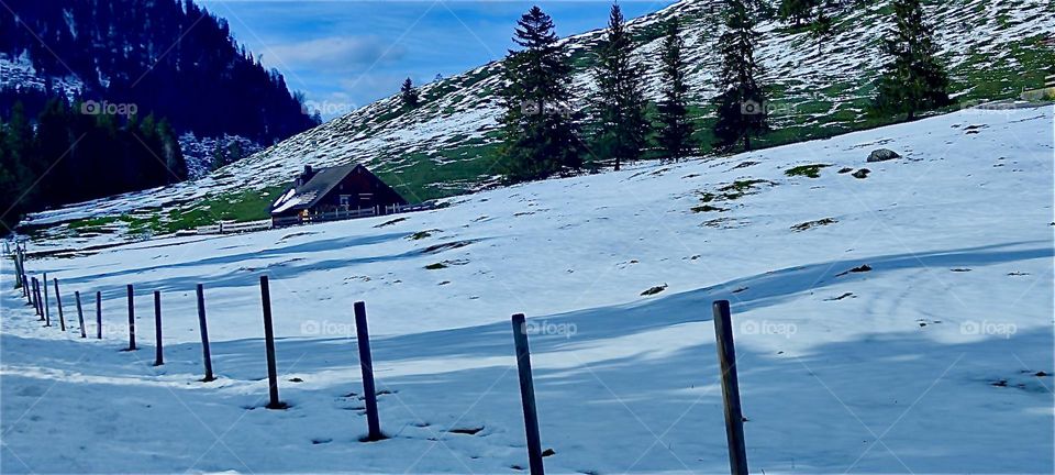 This snow covered mountain range is in the vicinity of the town of „Bayerischzell“ near the Alps in „Bavaria“, Germany. Due to the high altitude the weather is still cold enough in late April 2024 to keep the snow from melting. Hypnotic Productions