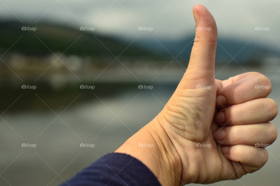 Thumbs up 