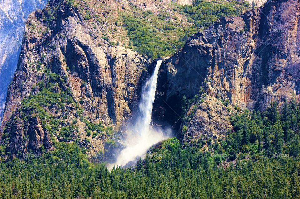 Bridal veil falls yosemite, california