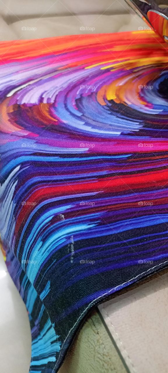 complementary colours of table runner up