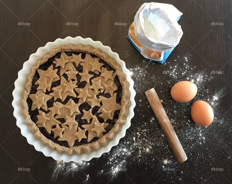 Homemade Pie with soft fruit jam - Crostata fatta in casa con marmellata ai frutti di bosco - work in progress 