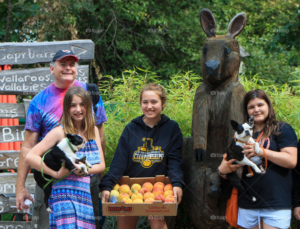 Our summer vacation highlights were playing in & on the water, visiting the Kangaroo Farm, eating all the fresh peaches we possibly could & spending quality time together! Fun had by all!