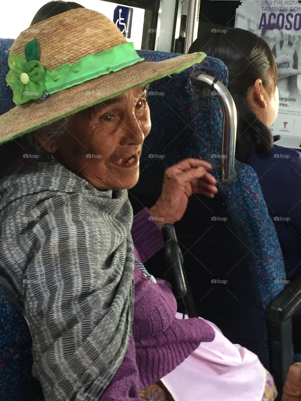 Older woman with a hat 