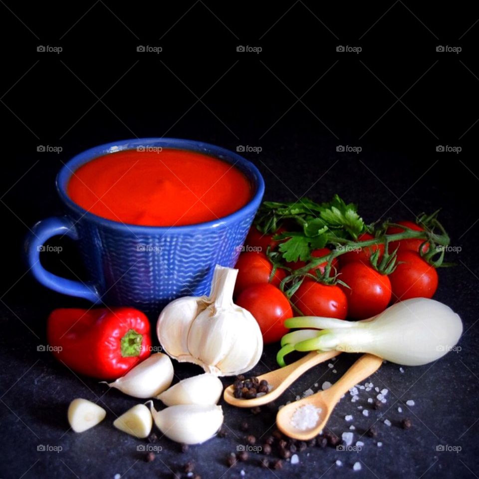 Tomato soup and raw ingredients 