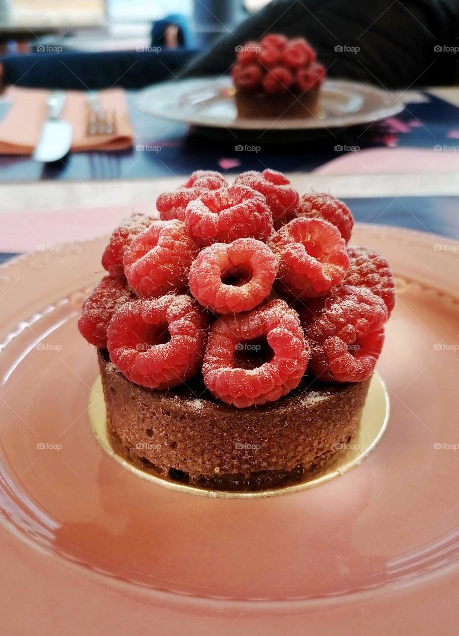 Raspberry cake