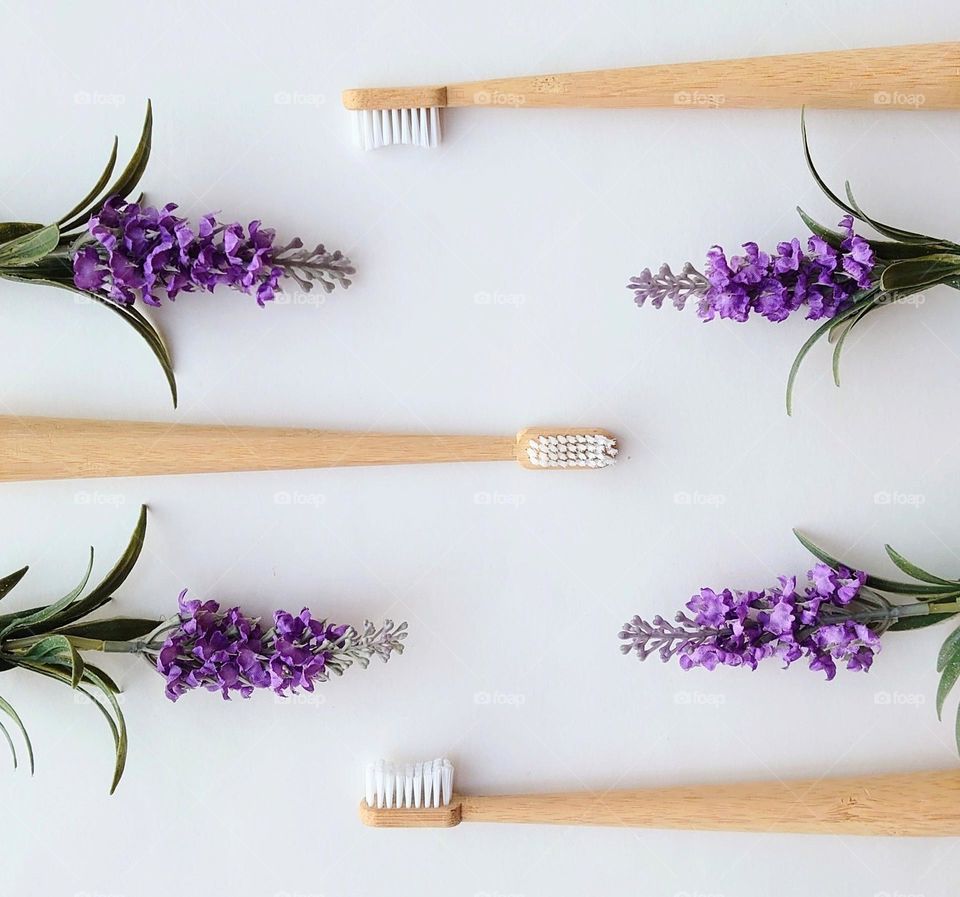 Wooden toothbrushes 💚🪥🤍♻️