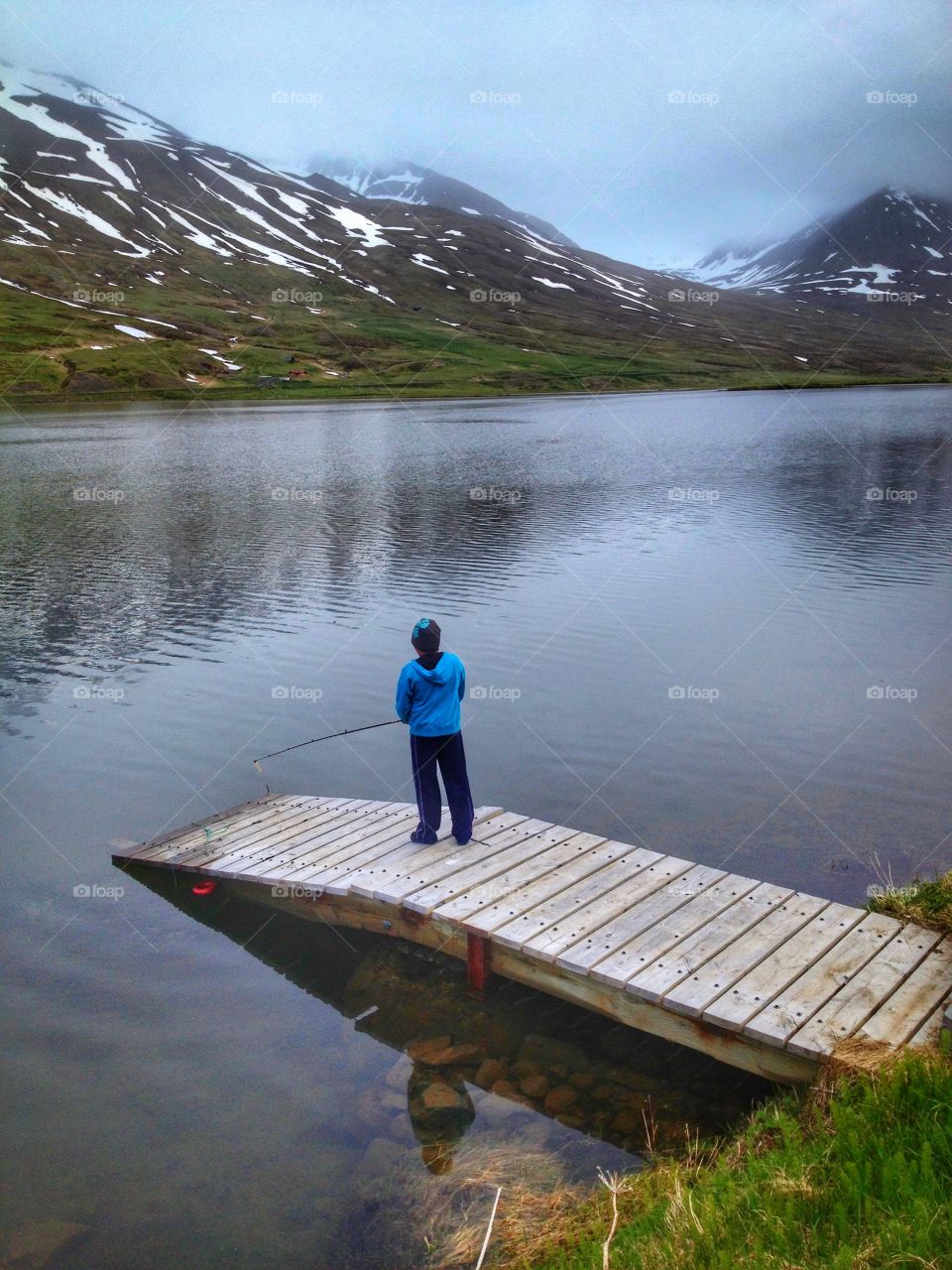 Solitude sums up this picture.  Calm, quiet, peace is the place we all long to get to.