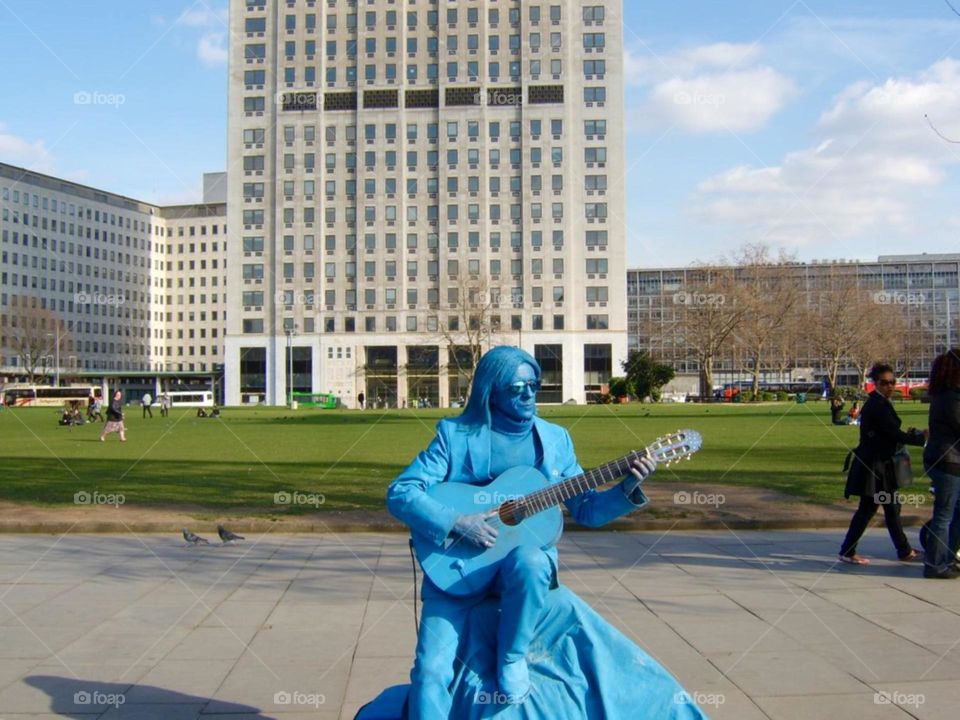 Street performer in London 