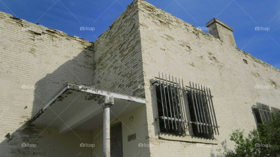 Barred and Abandoned Commons