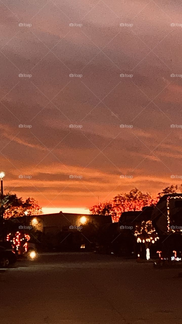 A very positive day full of long awaiting captivity of the Sunset To Twilight To Night. Seasonal beauty is pro-traded for seasonal beauty of the Holidays.