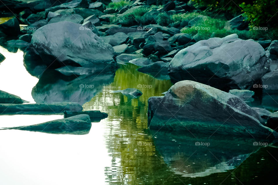 Reflecting rocks