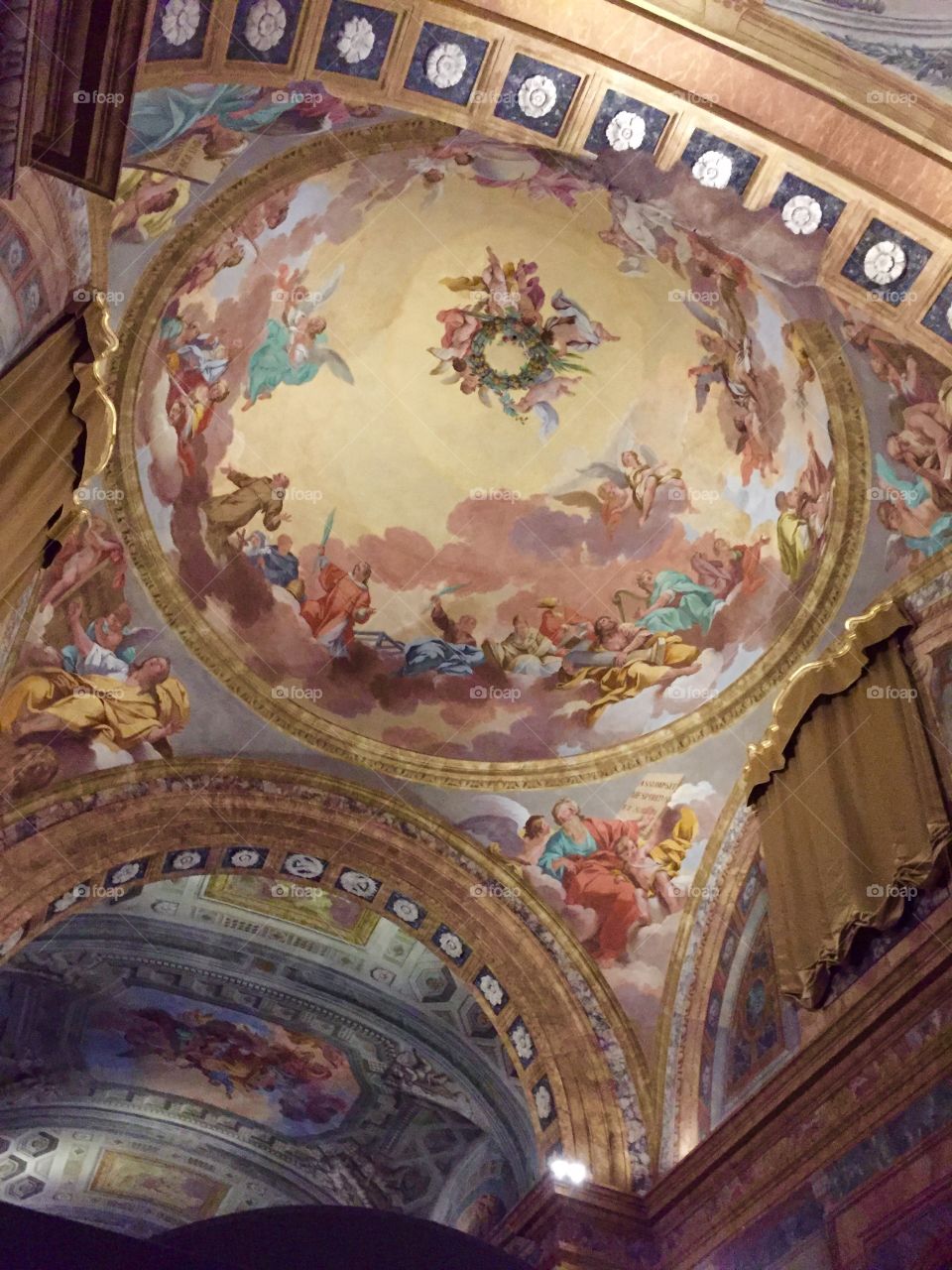 Beautiful painted ceiling 