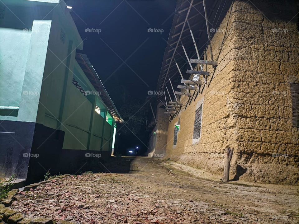 Mud houses, tin sheds, fresh air, twinkling starlight.
In a word, the city of mud!