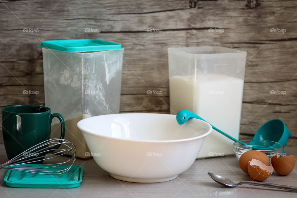 Ingredients ready to cook pancakes