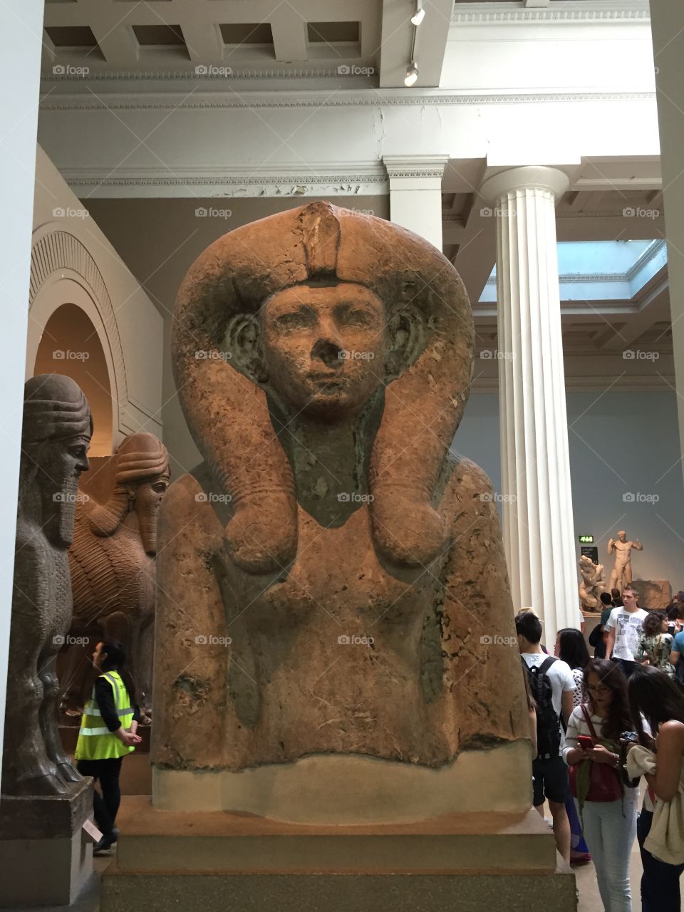 Ancient Egyptian statue 