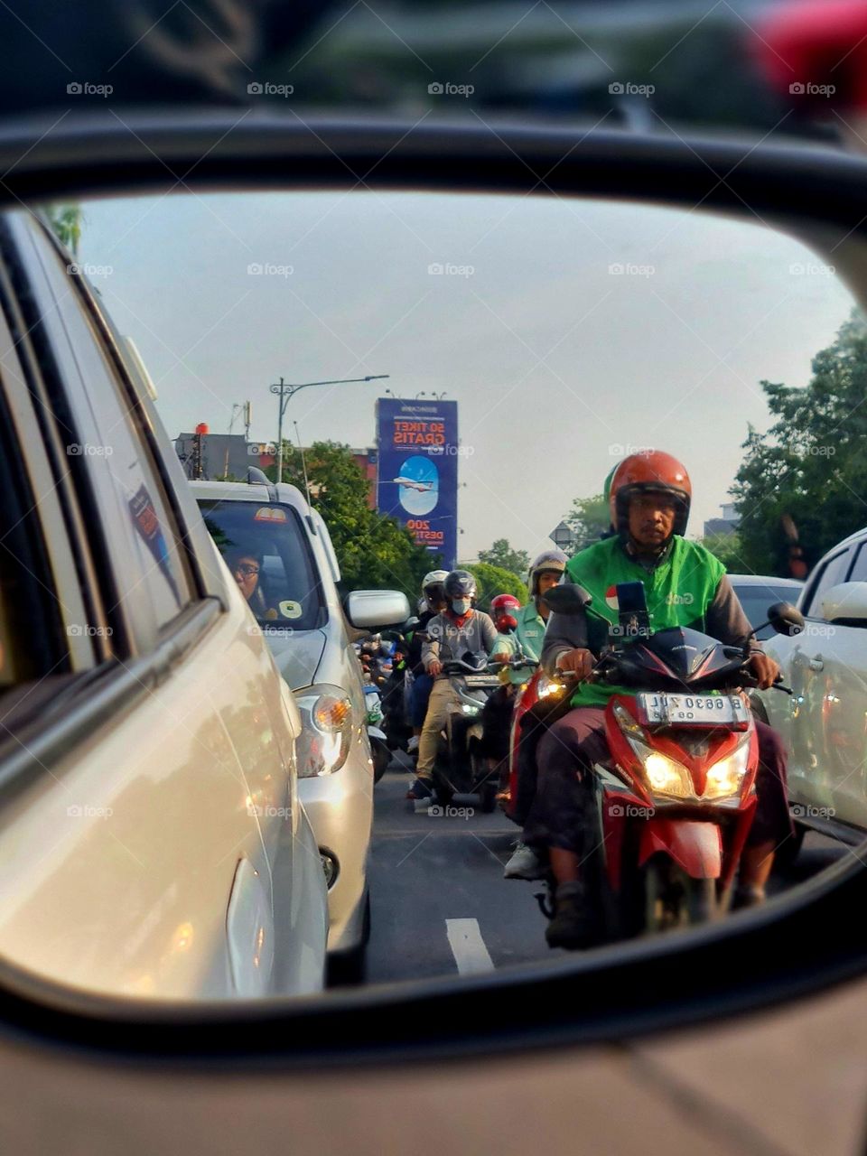 Miror Miror on The Street Who's The fairest of Them All?