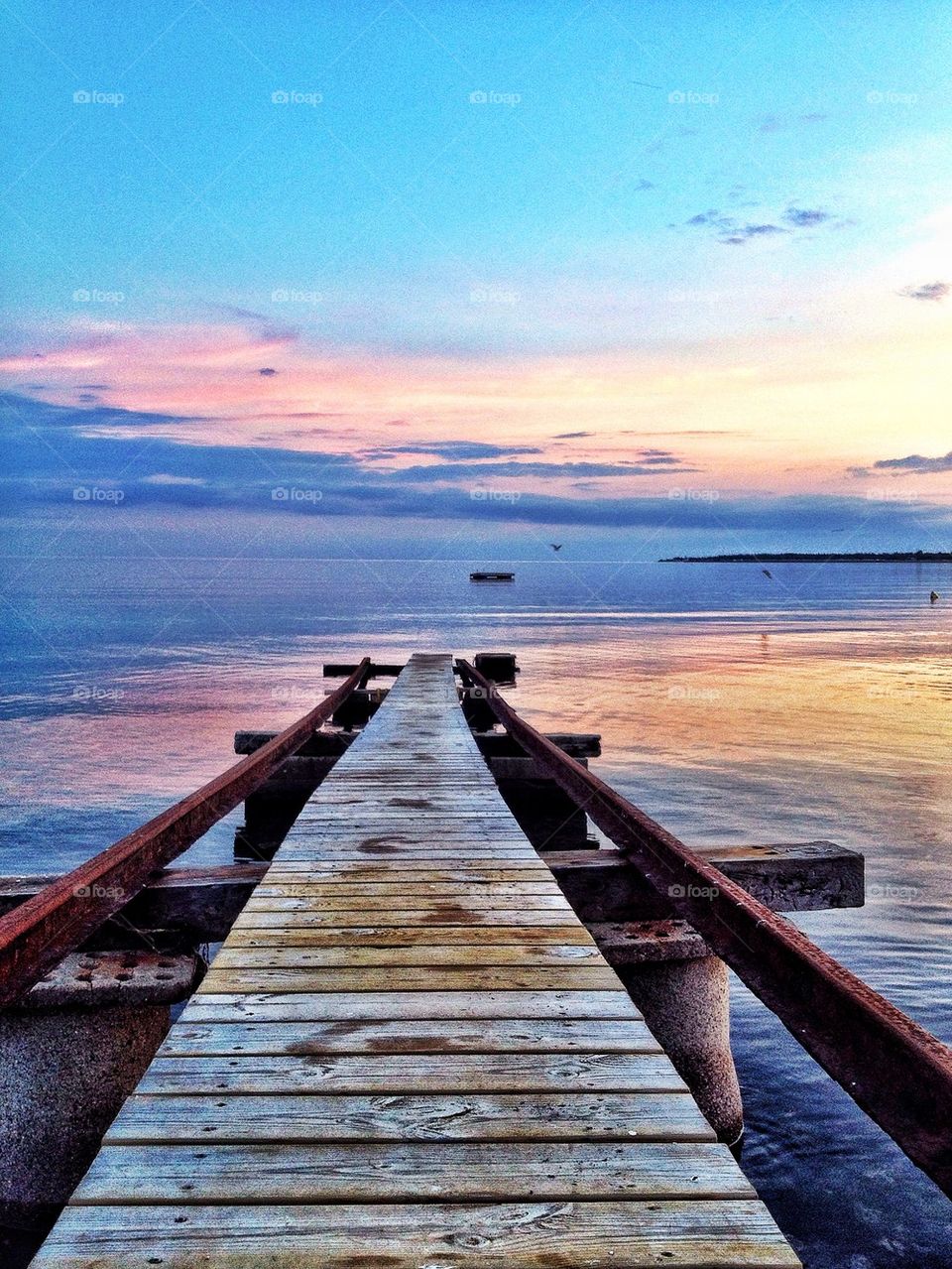 Jetty into the sunset