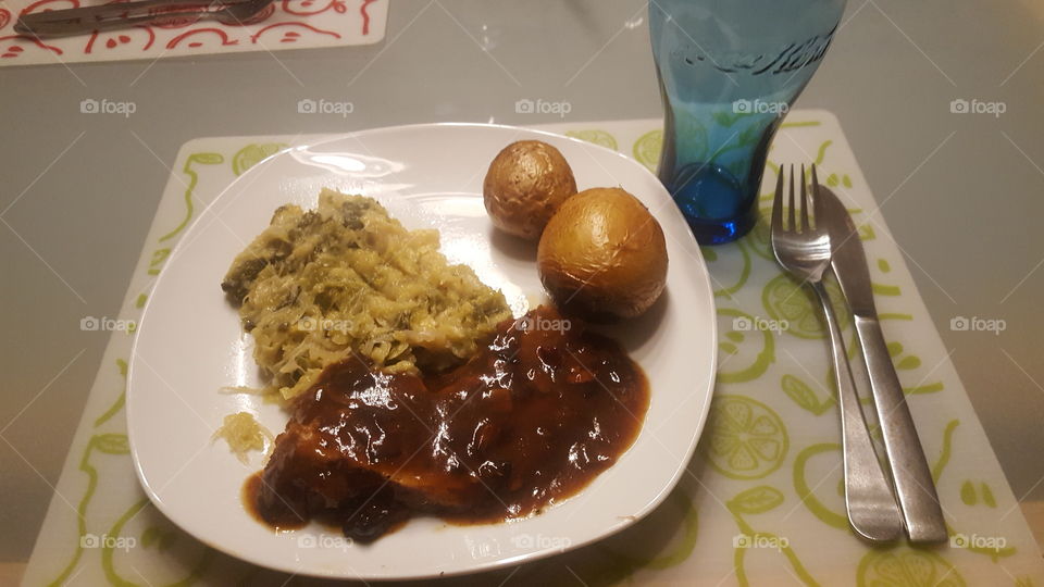 Rippchen mit Ofenkartoffeln und Wirsing Gemüse 🌞