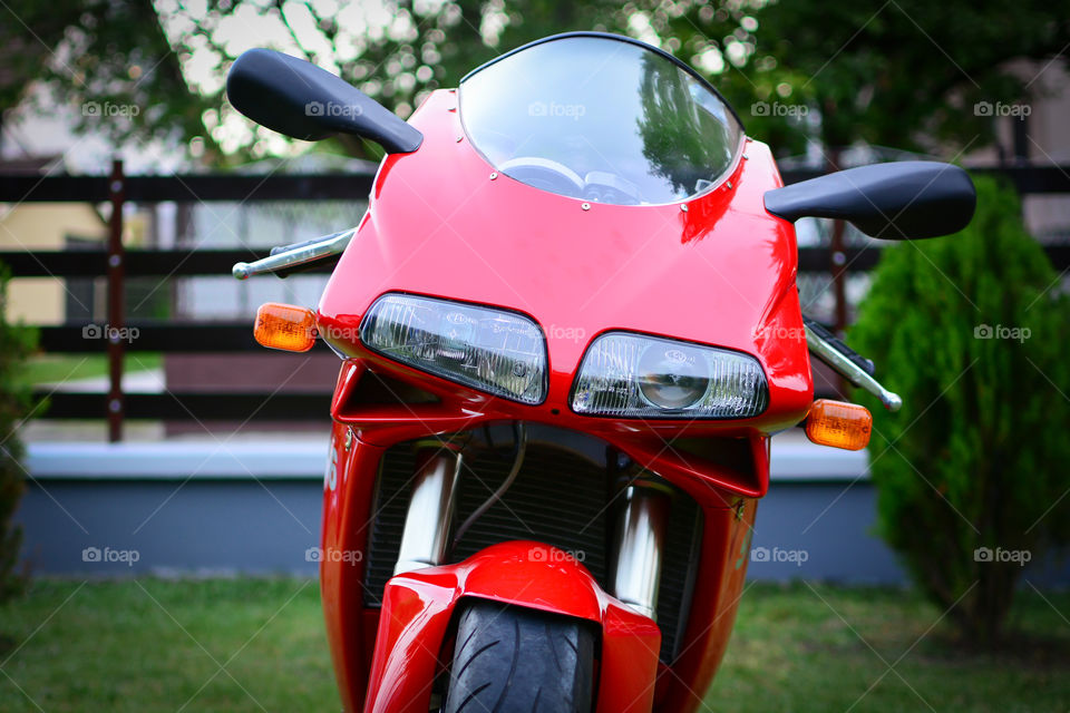 red ducati 996s motorcycle