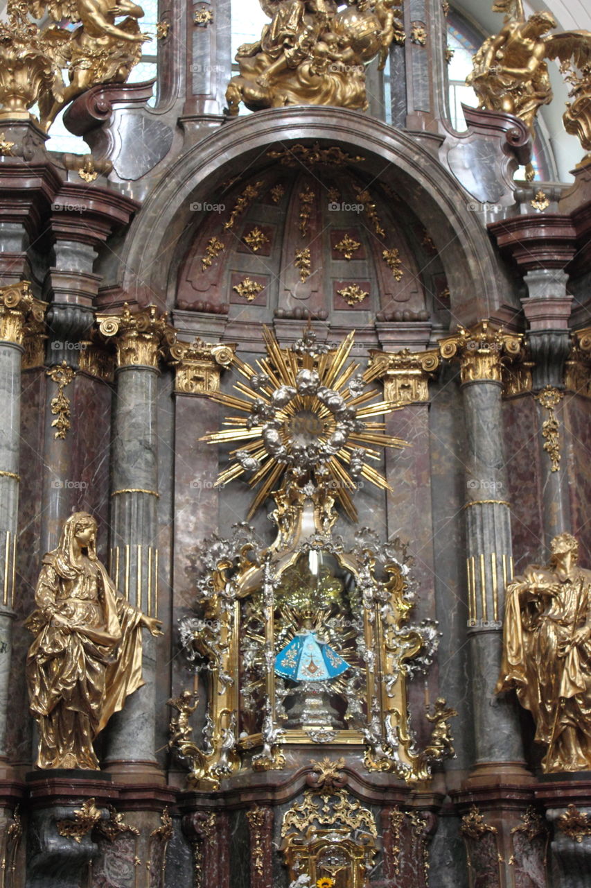 Infant Jesus of Prague let me visit on my vacation sightseeing beautiful design art n architecture