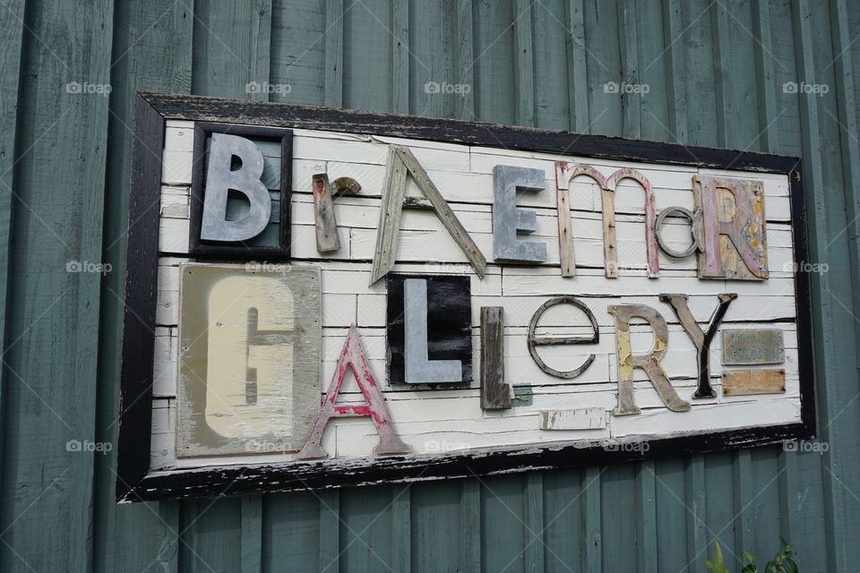 Braemar Art Gallery Sign .. Scotland 