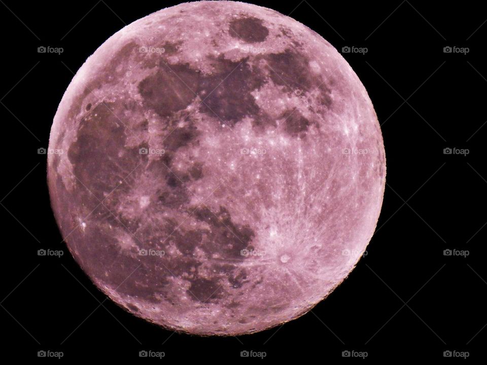 The June full Moon!  Also known as Stawberry Moon, and Rose Moon 🌚