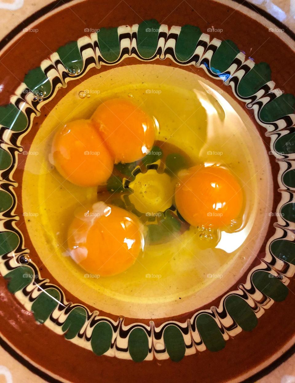 Circle bowl eggs yellow cooking 