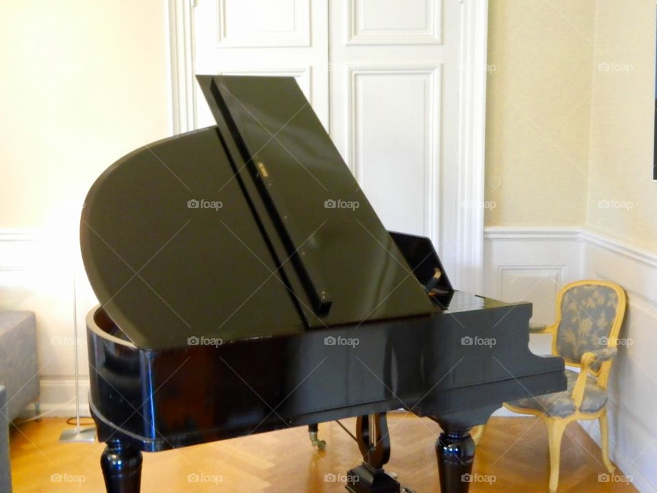 Grand piano